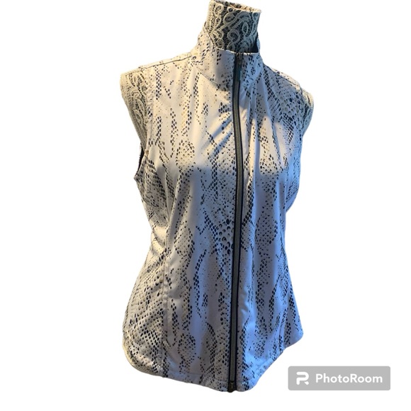 Greg Norman Women’s Golf Vest - Picture 2 of 7